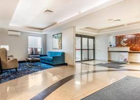 Comfort Inn & Suites Saint Louis Lafayette Square 2