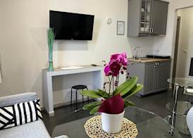 Floor 6 Boutique Rooms by DOT Suites 3