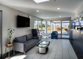 Days Inn by Wyndham Greeneville 4