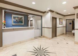 Days Inn & Suites by Wyndham Webster NASA-ClearLake-Houston 4