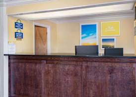 Days Inn by Wyndham Macon I-475 2