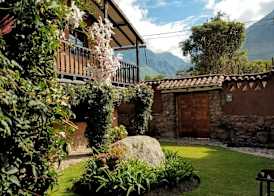 Lizzy Wasi Urubamba 5