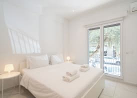 Sophisticated Modern Apt in Athens 3
