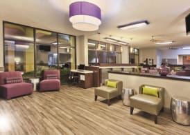 La Quinta Inn & Suites by Wyndham Charleston Riverview 2