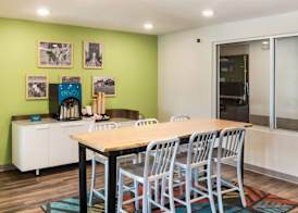 WoodSpring Suites Lake Jackson 4