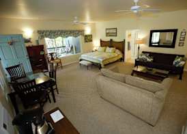 Island Goode's - Luxury Adult Only Accommodation near Hilo 3