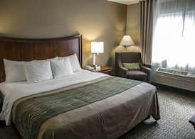 Quality Inn & Suites Bradford 5