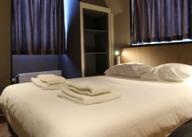 Hotel Blossoms 3