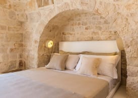 Borgo Canonica 5
