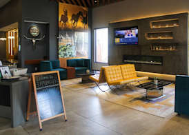 Clarion Pointe Marshall 5