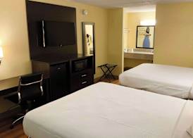 Days Inn by Wyndham Troy IL 4