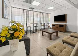 Suburban Studios Fairborn - Dayton 4