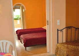 Beachfront holiday Houses Yannis on Agios Gordios beach 4