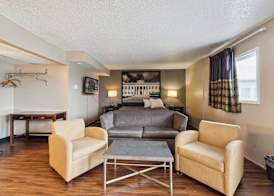 Super 8 by Wyndham Millbury/Toledo 4
