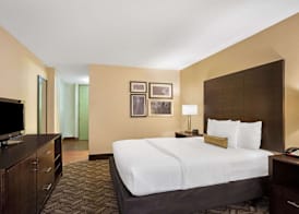 La Quinta by Wyndham Springfield 5