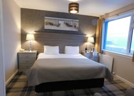 Cullen Bay Hotel 4