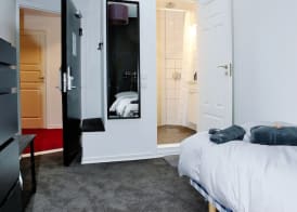Eight Rooms 4