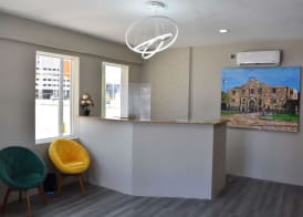 Days Inn by Wyndham San Antonio Alamo/Riverwalk 2