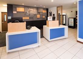 Holiday Inn Express & Suites PORTAGE by IHG 2