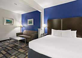 Best Western Galleria Inn & Suites 4