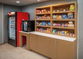 Holiday Inn Express & Suites FAIRMONT by IHG 2