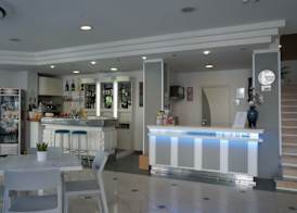 Lively Hotel 5