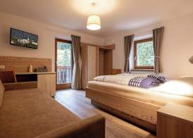 SAN PIETRO DOLOMITI Small Budget Hotel 3