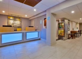 Holiday Inn Express FAIRFAX - ARLINGTON BOULEVARD by IHG 2