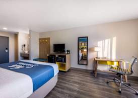 Days Inn by Wyndham Lathrop 5