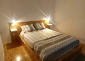 Villa - Sleeps 4 & Free Parking 2