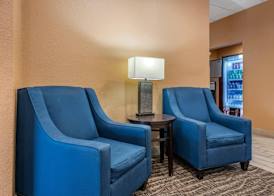 Comfort Inn & Suites Orlando North 2
