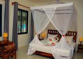 MANOLO Beach Resort 3