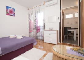Studio apartment Tina 5