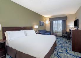 Holiday Inn Express & Suites EASTON by IHG 3