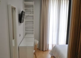 Hostal Universitat 3