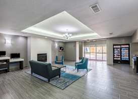 Platinum Inn & Suites Webster 3