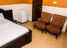 Oakland Suites 4