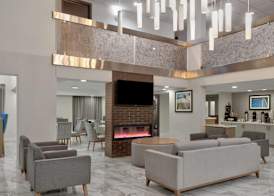 La Quinta Inn & Suites by Wyndham Dallas I-35 Walnut Hill Ln 5