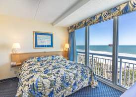 Oceanfront Suite -Steps to SkyWheel! Yachtsman 402 5