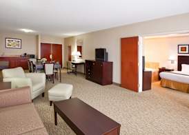 Holiday Inn Express & Suites CLEVELAND-STREETSBORO by IHG 2