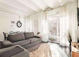 Eulalias Lodges Barcelona 4