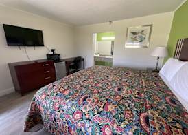 Executive Inn & Suites 4