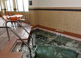 Hampton Inn & Suites Fargo Medical Center 4