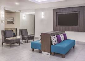 La Quinta by Wyndham Bay City 2