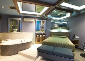 Le Chabrol Hotel & Suites 3
