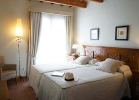 Hotel Es Mercadal 2