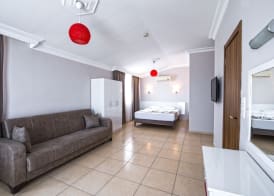 Kleopatra Tower Suite Hotel 4