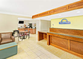 Days Inn by Wyndham Overland Park/Metcalf/Convention Center 2