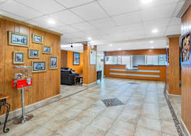 Howard Johnson by Wyndham Staunton 4