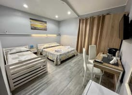 The Queen Tropea 3